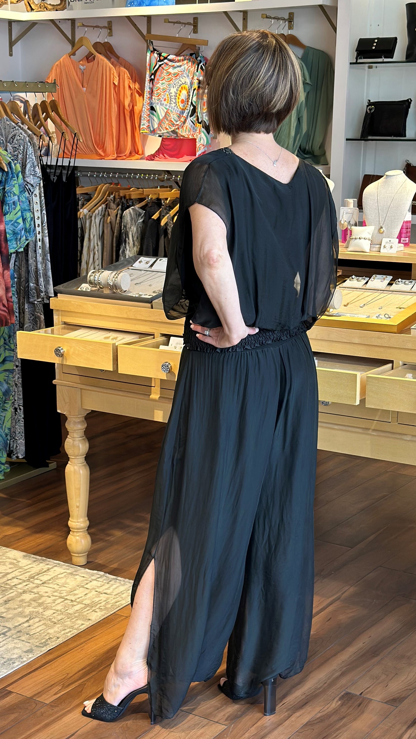 ITALIAN SHORT SILK TOP - BLACK