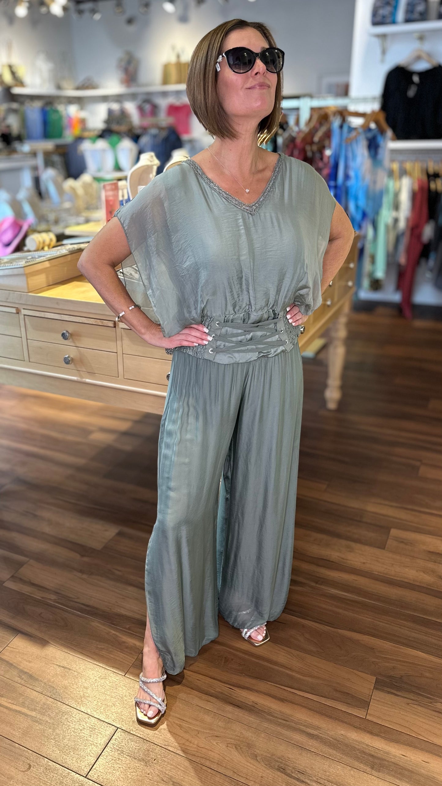 ITALIAN SHORT SILK TOP - OLIVE