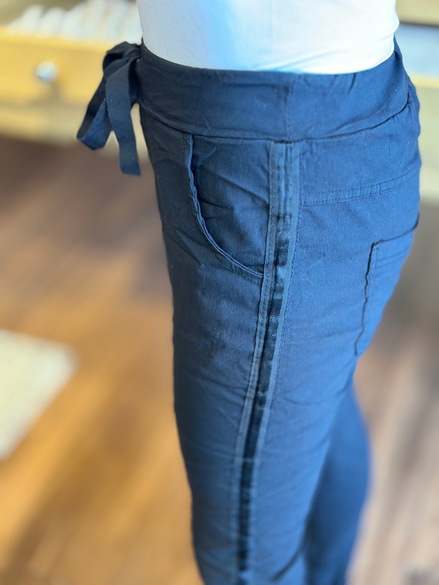 PLAIN JEGGING W/ RIBBON SIDE - BLACK